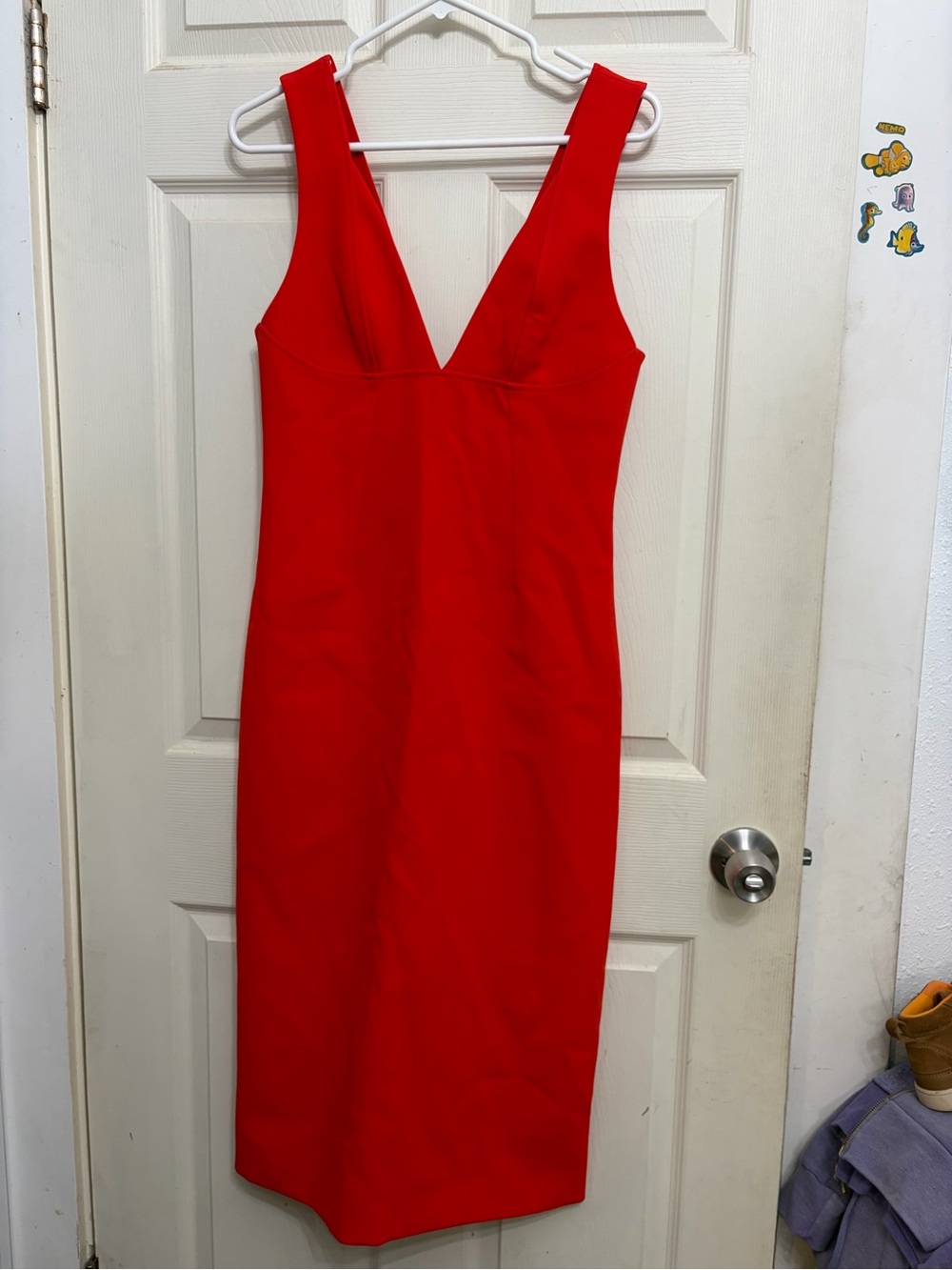 Victoria Beckham Red V-Neck Sleeveless Sheath Dress size 8